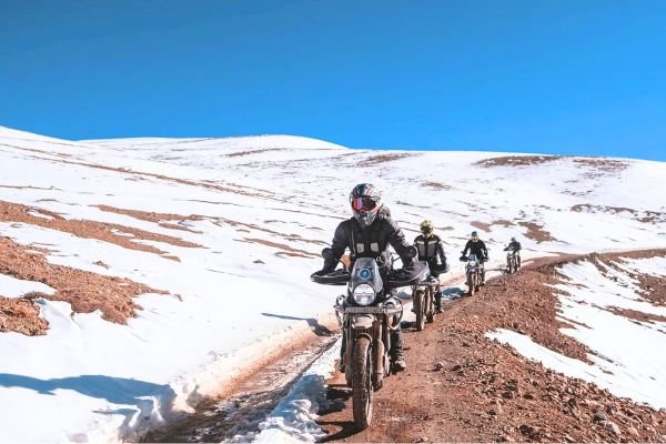 the nostalgia of open roads & snowy mountains